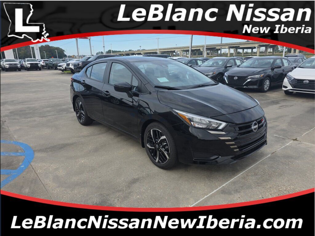 New 2025 Nissan Versa SR w/ Trunk Package