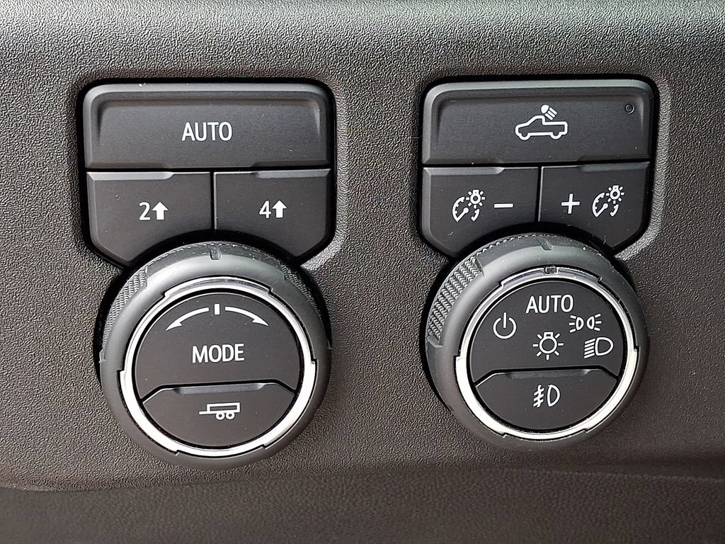 Used 2024 Chevrolet Silverado 1500 RST AWD/4WD image 25