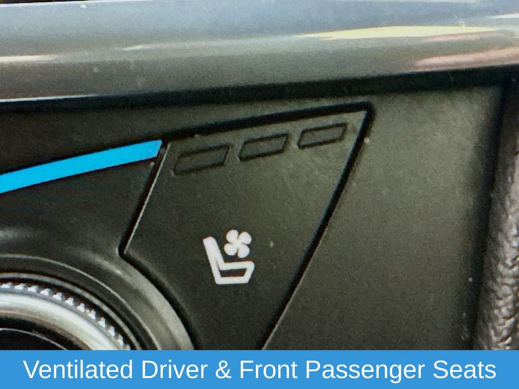 Used 2022 Chevrolet Traverse Premier AWD/4WD image 25