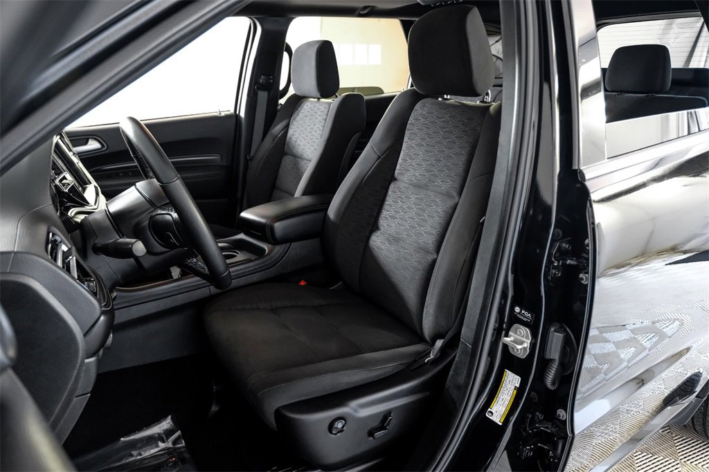 Used 2024 Dodge Durango SXT w/ SXT Blacktop Group image 32