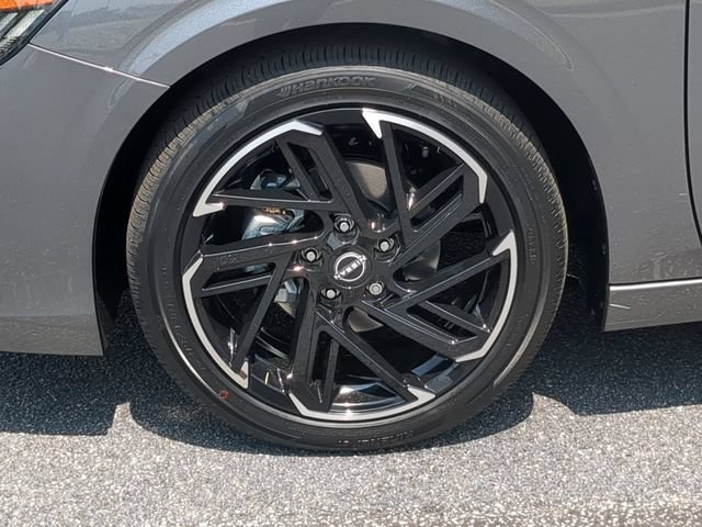 New 2026 Nissan Sentra SR w/ Floor Mat Package FWD image 10