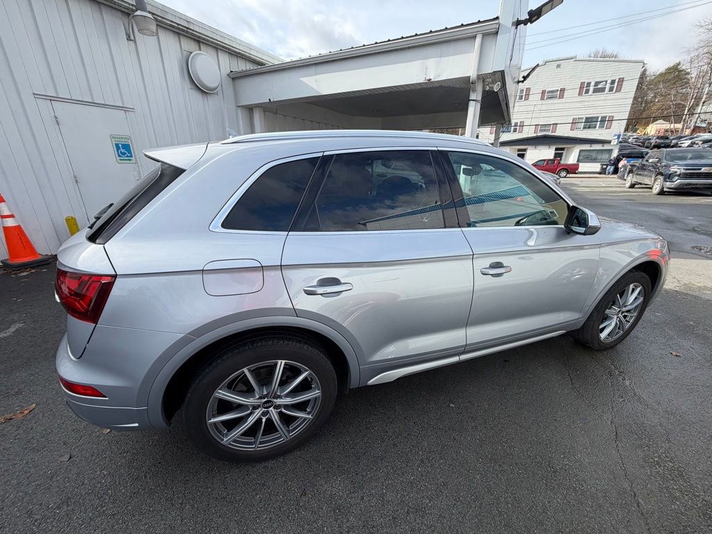 Used 2022 Audi SQ5 Premium w/ Convenience Package image 6