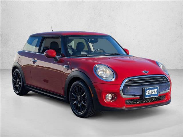 Used 2018 MINI Cooper 2-Door Hardtop image 3