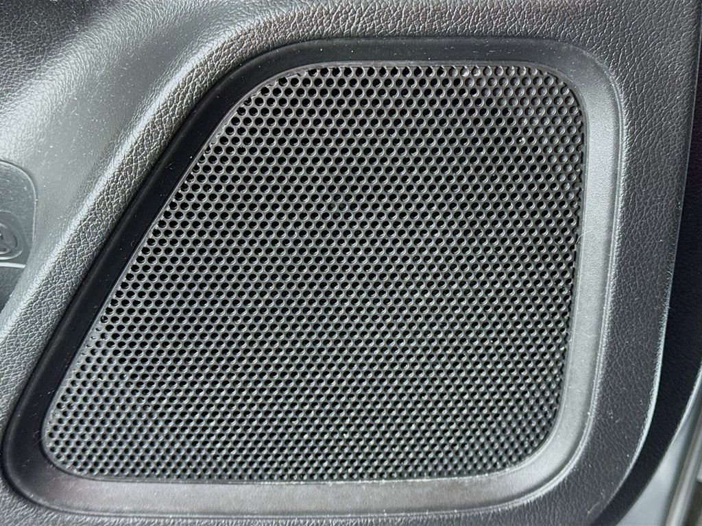 Used 2020 Mitsubishi Outlander SEL image 18