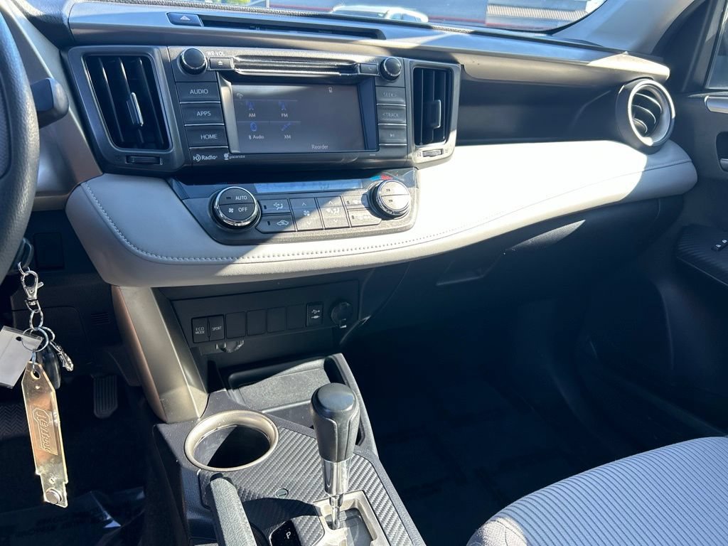 Used 2015 Toyota RAV4 XLE AWD/4WD image 17