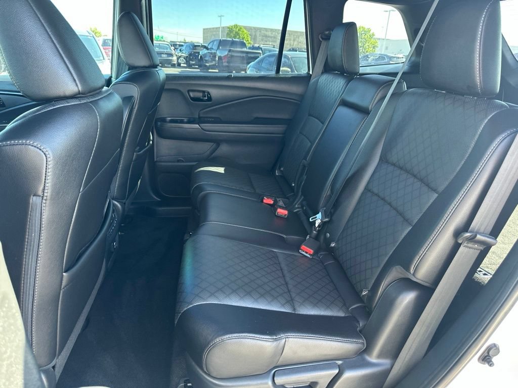 Used 2023 Honda Passport Elite image 14