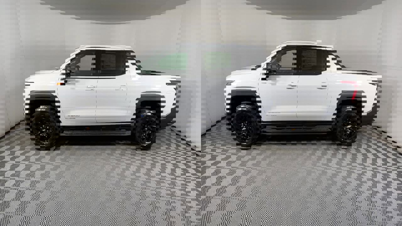New 2025 Chevrolet Silverado EV LT image 66
