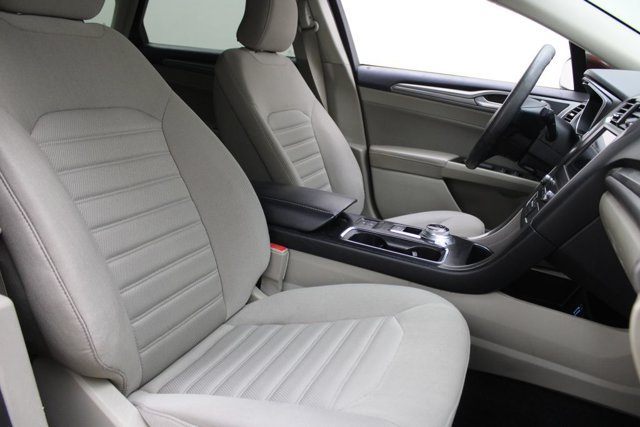Certified 2019 Ford Fusion SE FWD image 3
