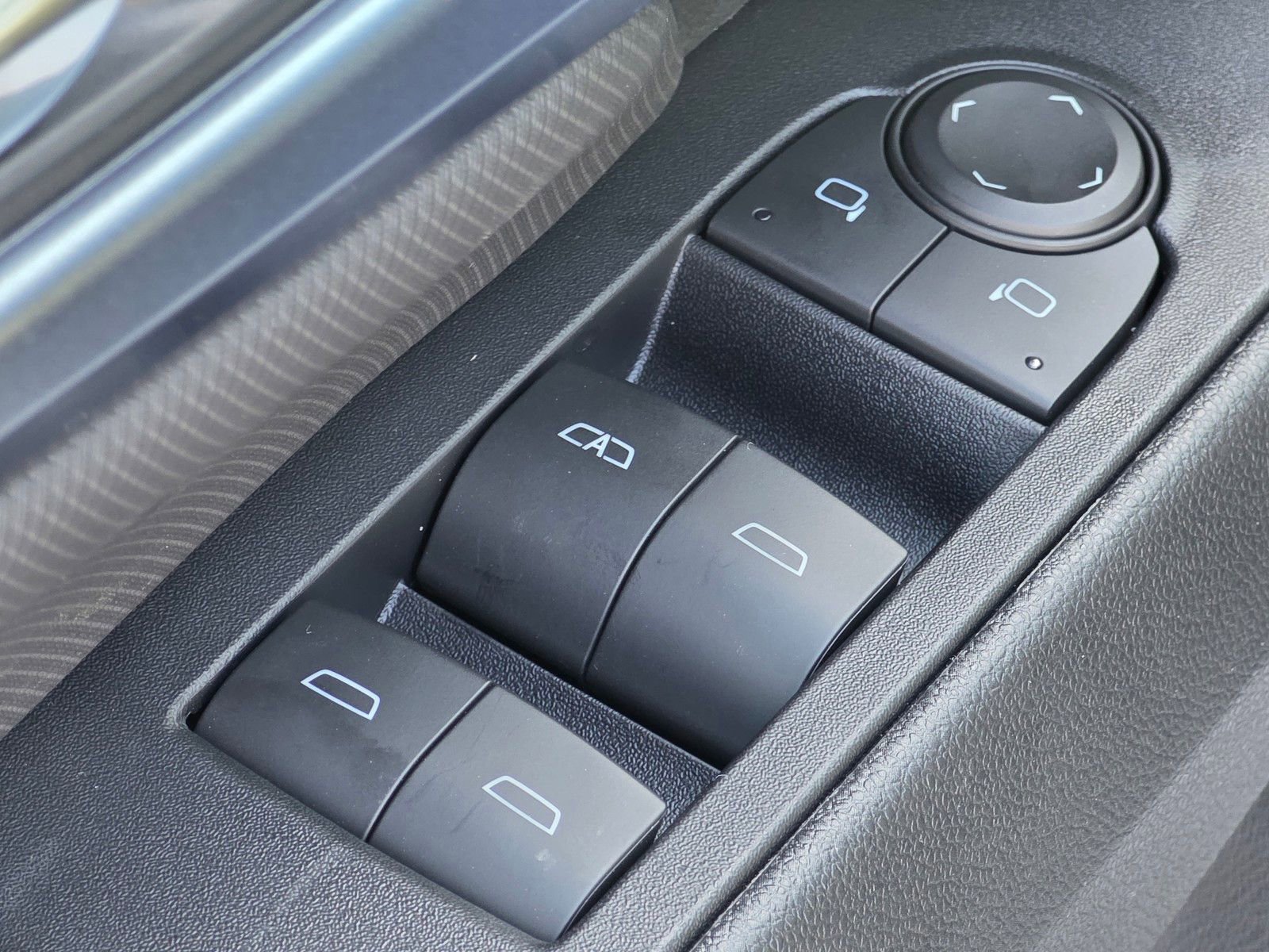 New 2026 Chevrolet Equinox EV LT image 20