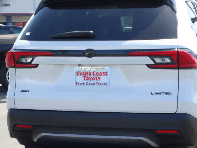 Used 2024 Toyota Grand Highlander Limited image 16