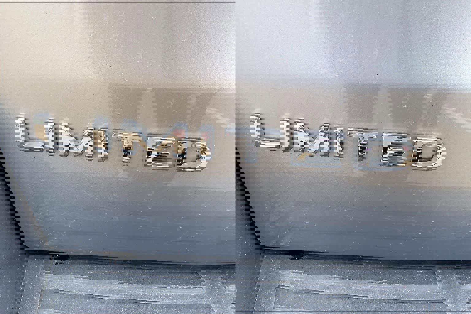 Used 2024 Ford Expedition Limited image 7