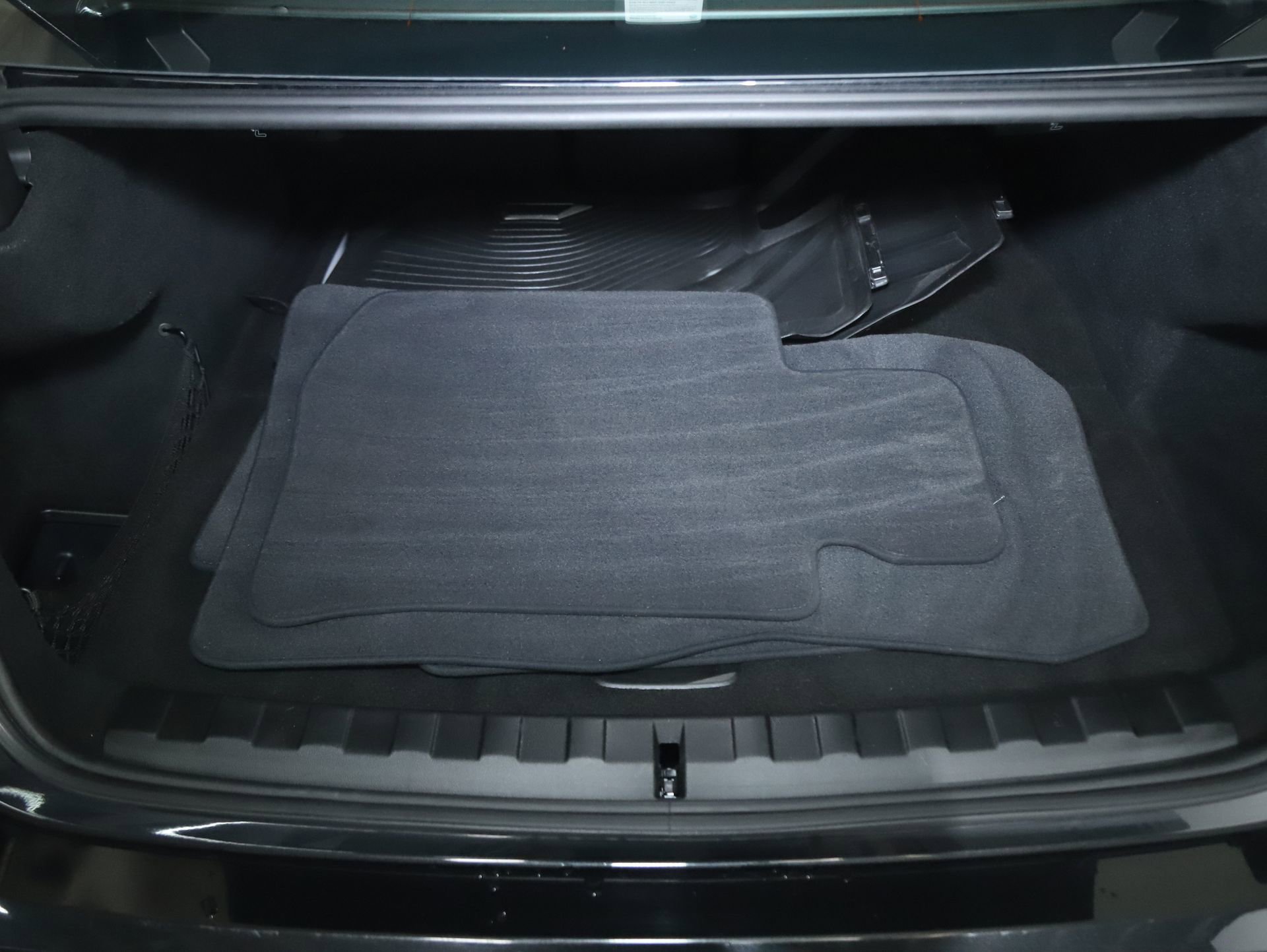 Used 2021 BMW 330e xDrive w/ Premium Package image 32