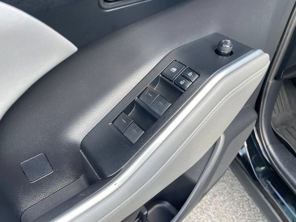 Used 2021 Toyota Highlander XLE FWD image 13
