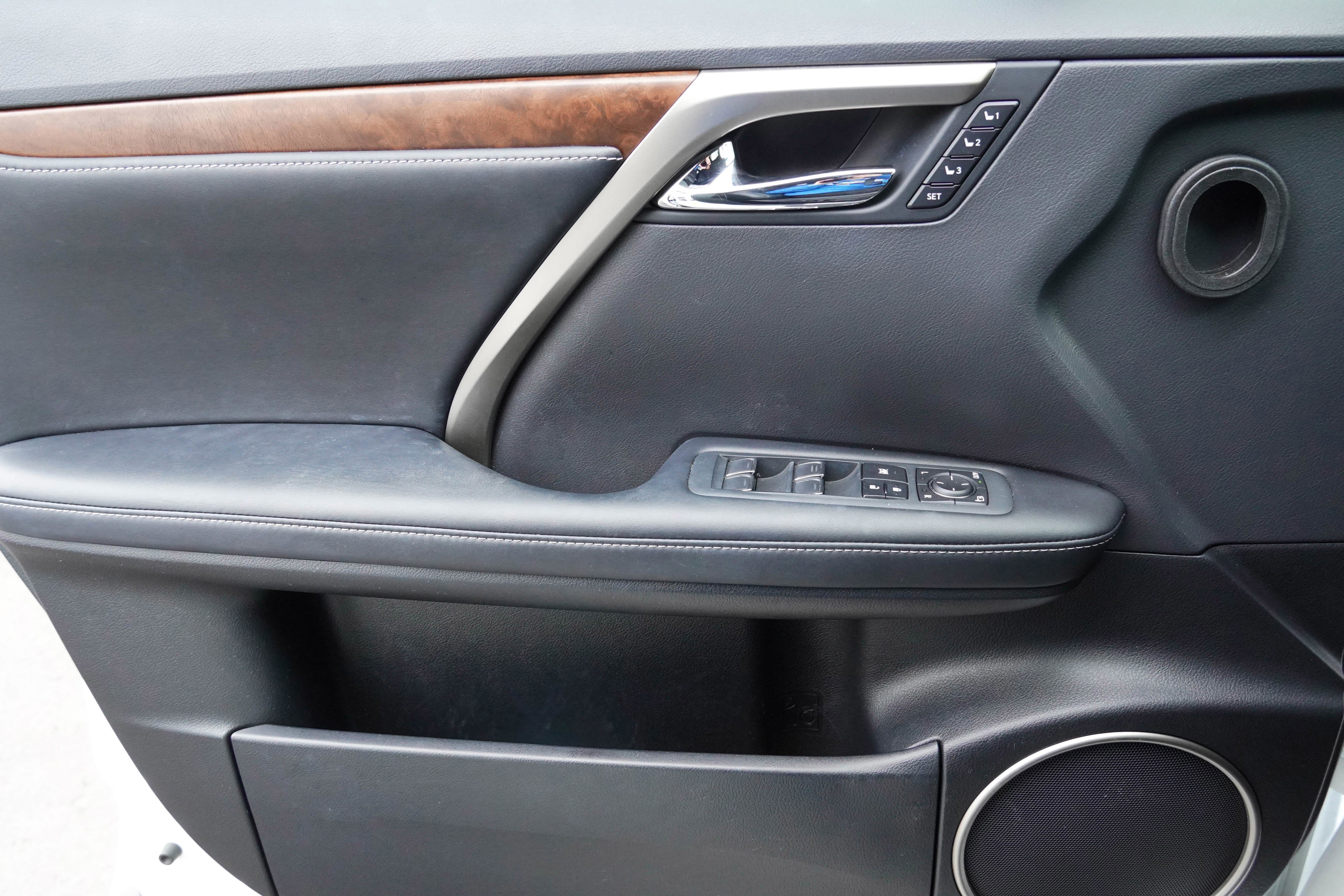 Used 2022 Lexus RX 350L 350L w/ Premium Package image 29