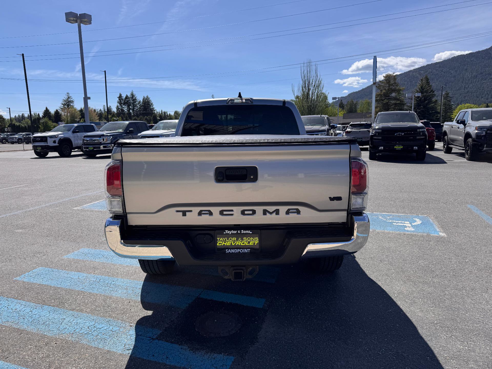 Used 2020 Toyota Tacoma TRD Off-Road AWD/4WD image 6