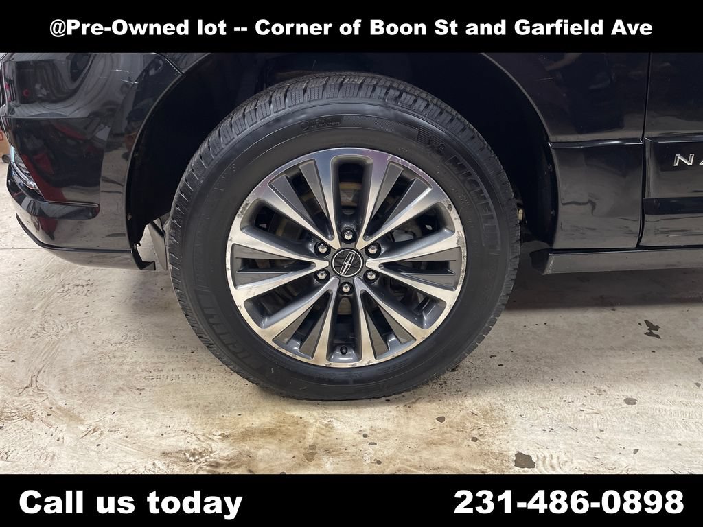 Used 2015 Lincoln Navigator 4WD image 4