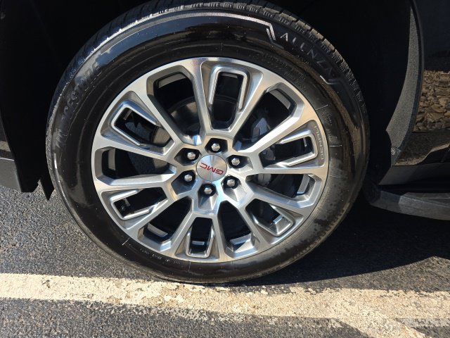 Used 2025 GMC Yukon XL Denali AWD/4WD image 11
