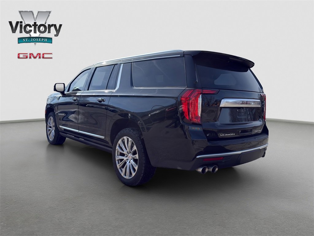 Used 2023 GMC Yukon XL Denali image 12