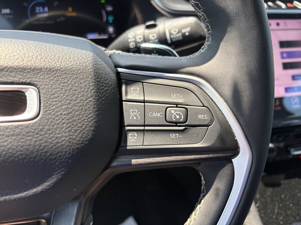 Used 2024 Jeep Grand Cherokee Limited 4xe AWD/4WD image 17