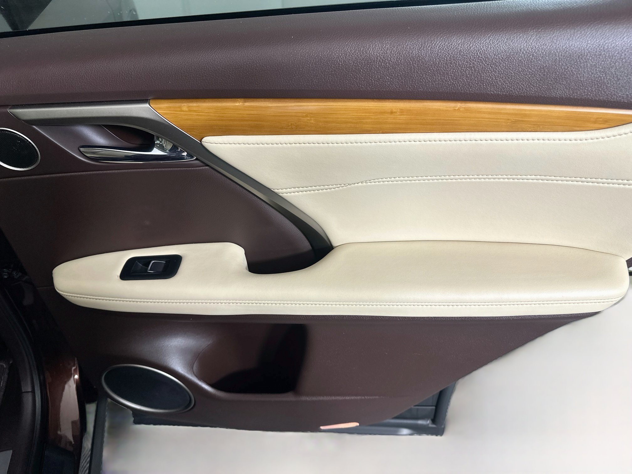 Used 2018 Lexus RX 450h AWD w/ Premium Package image 32