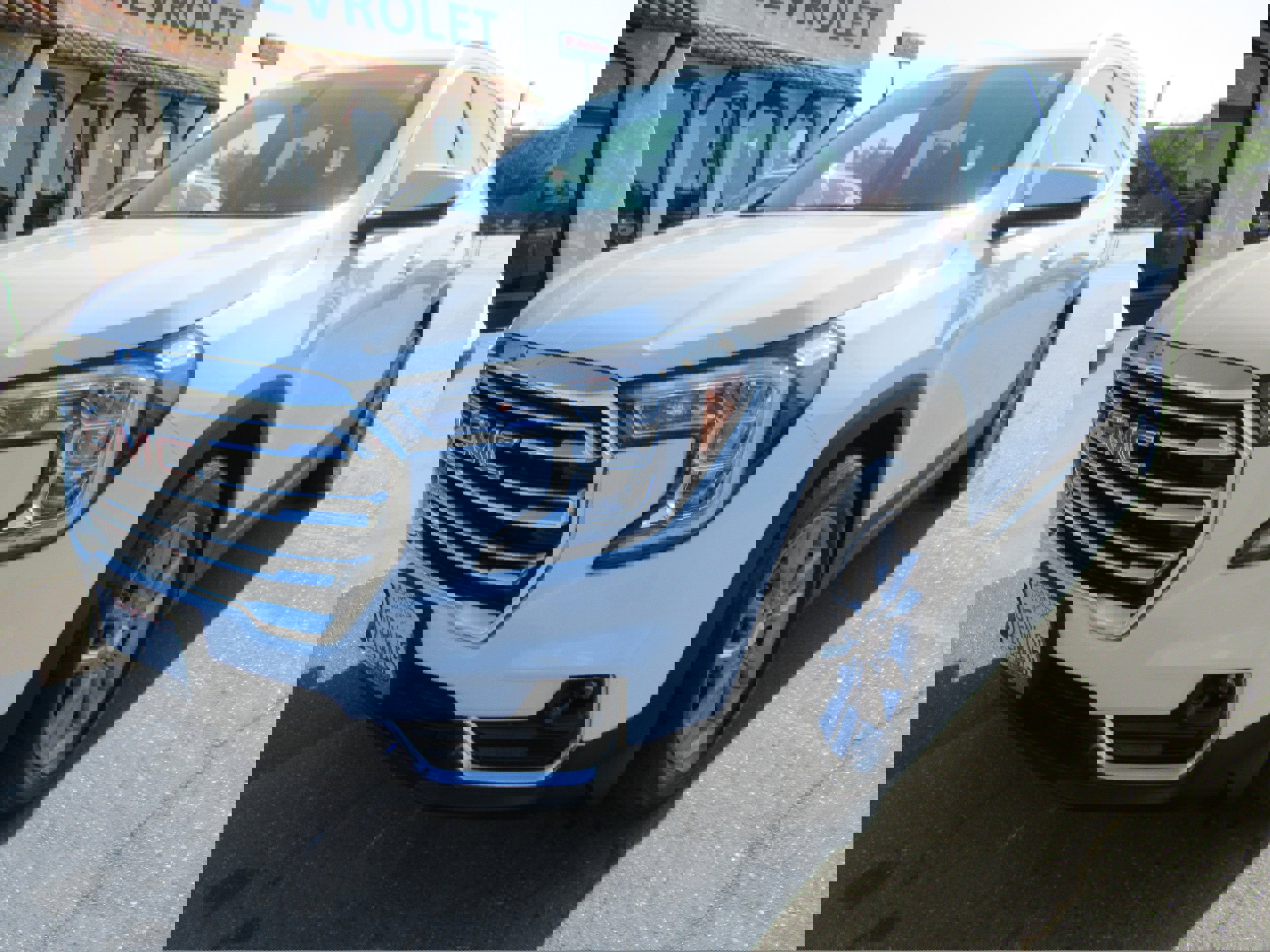 Used 2023 GMC Terrain SLT image 1