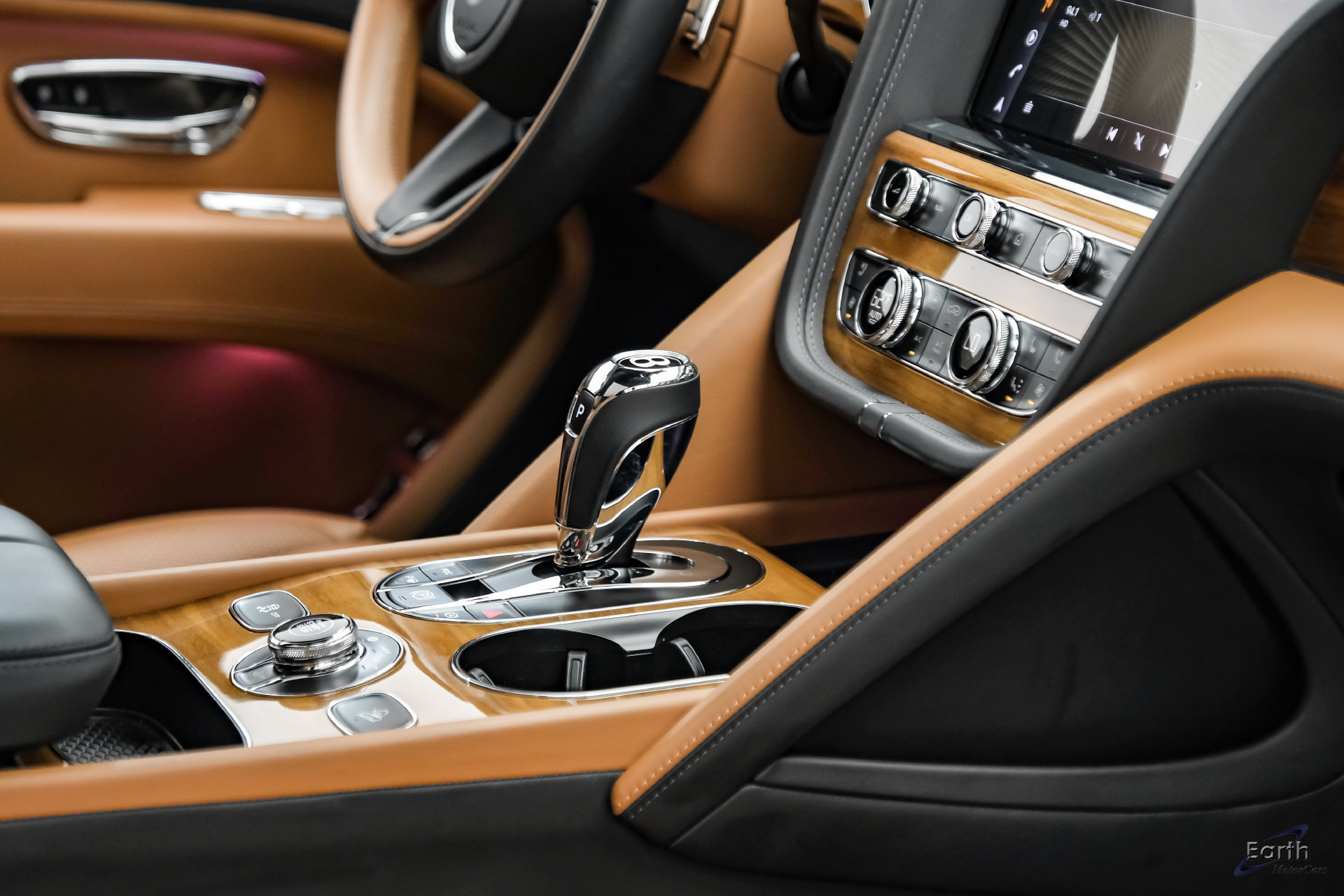 Used 2023 Bentley Bentayga Extended Wheelbase AWD/4WD image 49