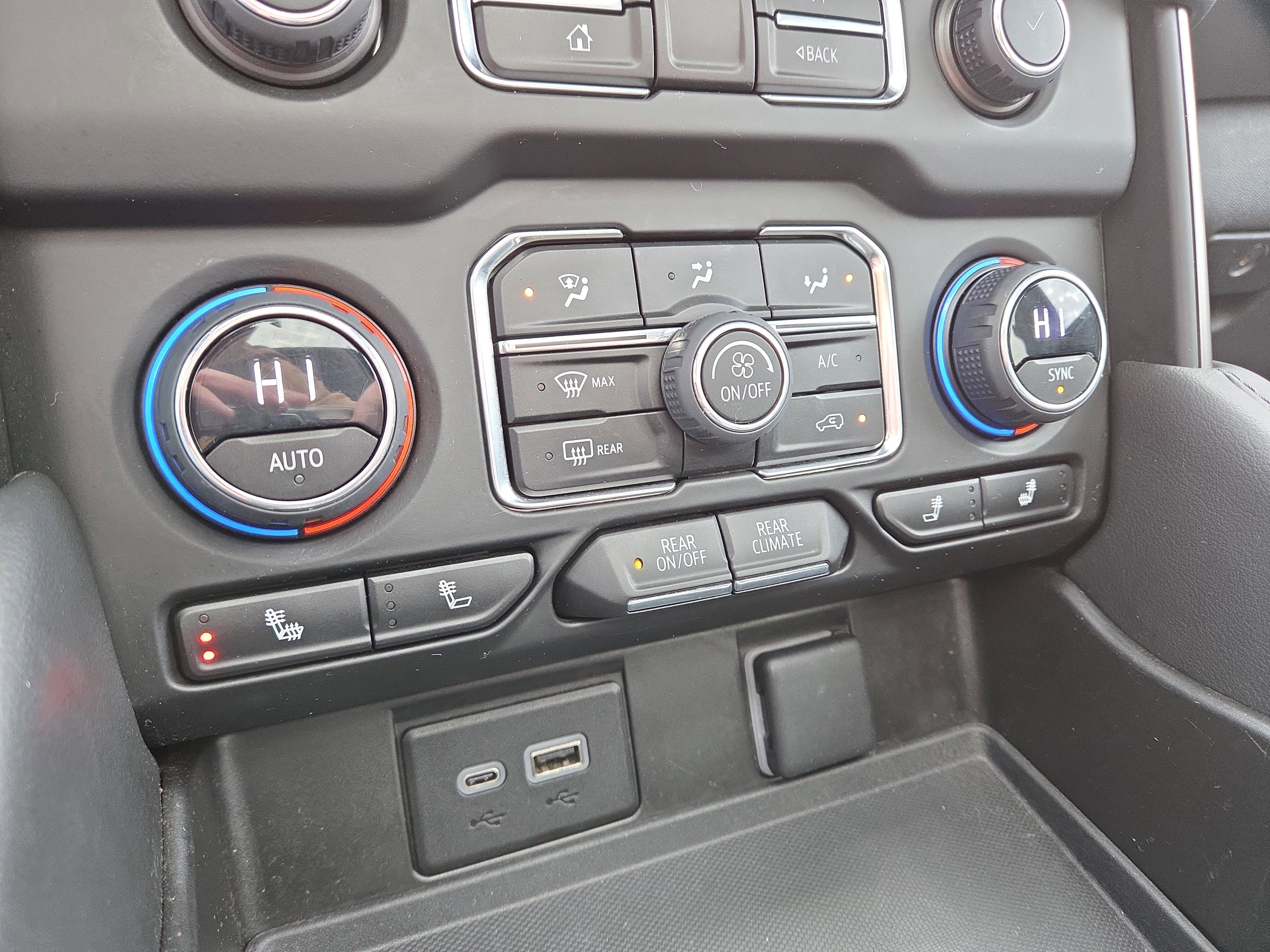 Used 2023 Chevrolet Tahoe Z71 w/ Luxury Package image 29