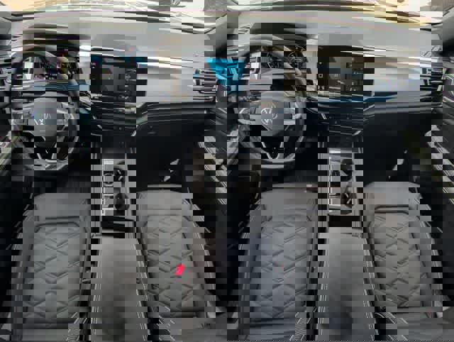 Used 2024 Volkswagen Atlas Cross Sport SE FWD image 12