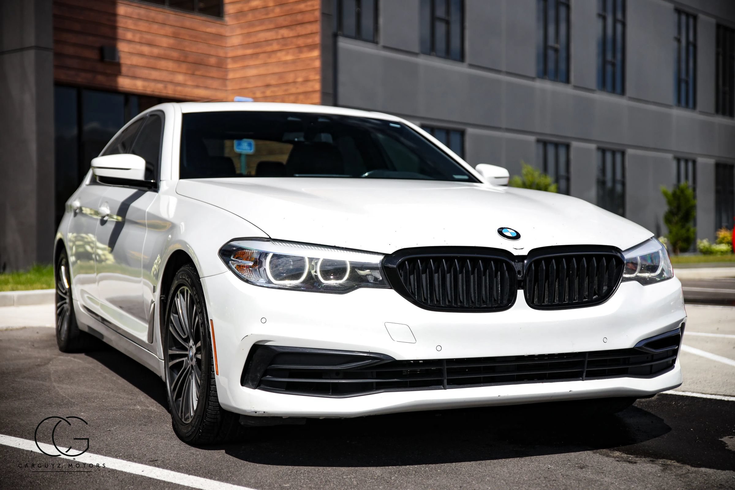 Used 2019 BMW 530e xDrive w/ Convenience Package AWD/4WD image 19