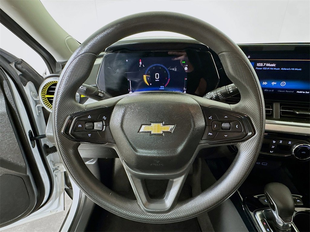 Used 2024 Chevrolet Trax LT image 9