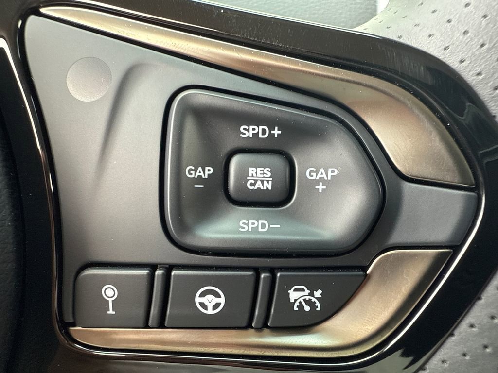 New 2025 VinFast VF 8 Eco AWD/4WD image 25