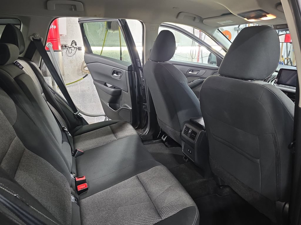 Used 2024 Nissan Rogue SV AWD/4WD image 11