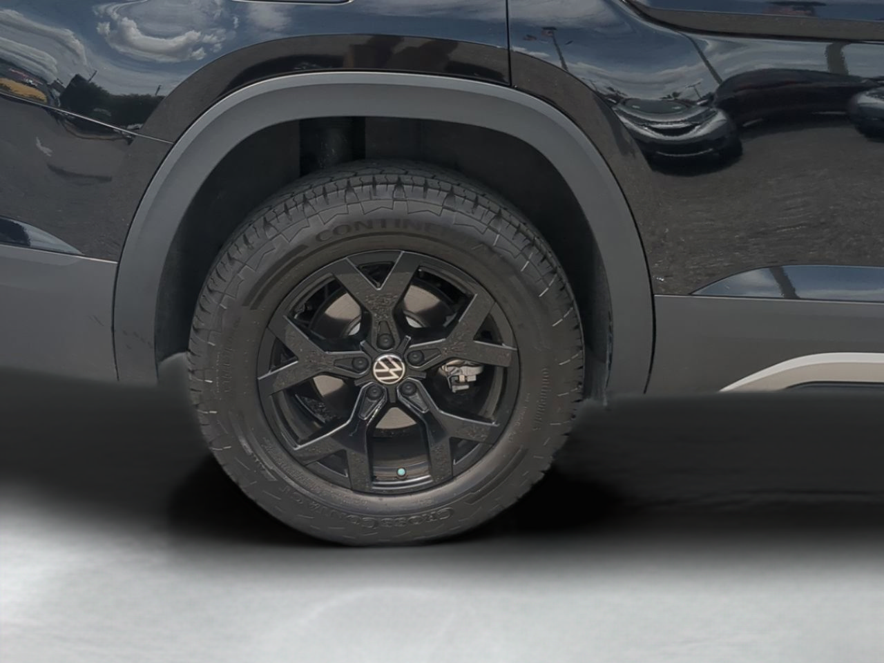 Used 2024 Volkswagen Atlas Peak Edition SEL AWD/4WD image 29
