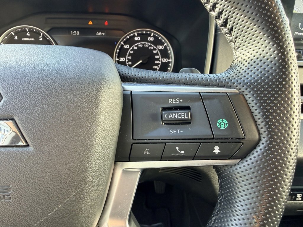 Used 2024 Mitsubishi Outlander SE image 35