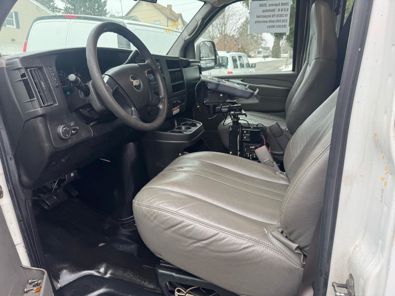 Used 2008 Chevrolet Express 3500 RWD image 16