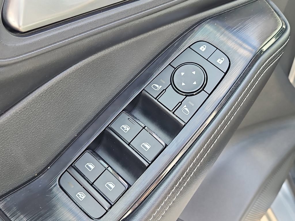 Used 2025 Nissan Rogue SV AWD/4WD image 25