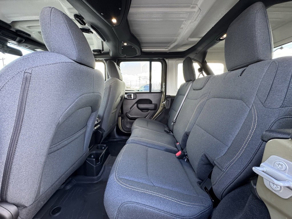 Used 2025 Jeep Wrangler Willys image 11