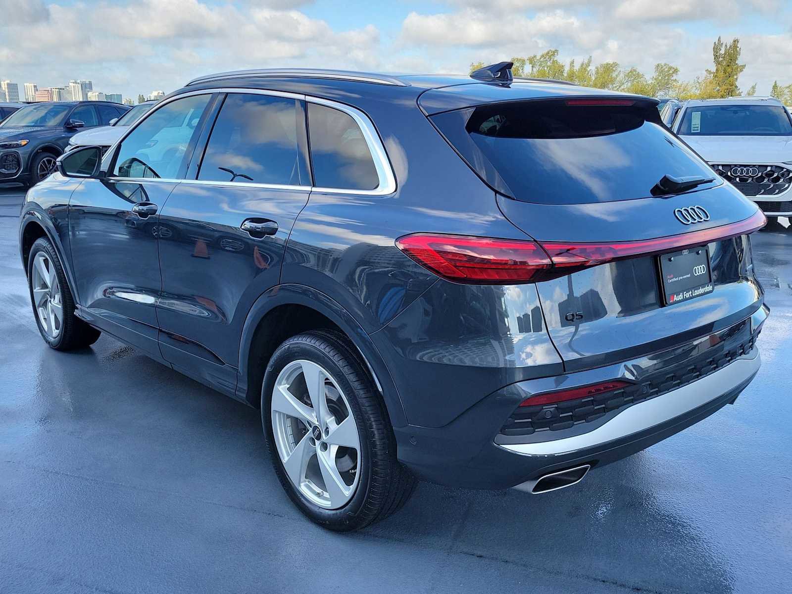 Used 2025 Audi Q5 Premium Plus w/ Premium Plus AWD/4WD image 4