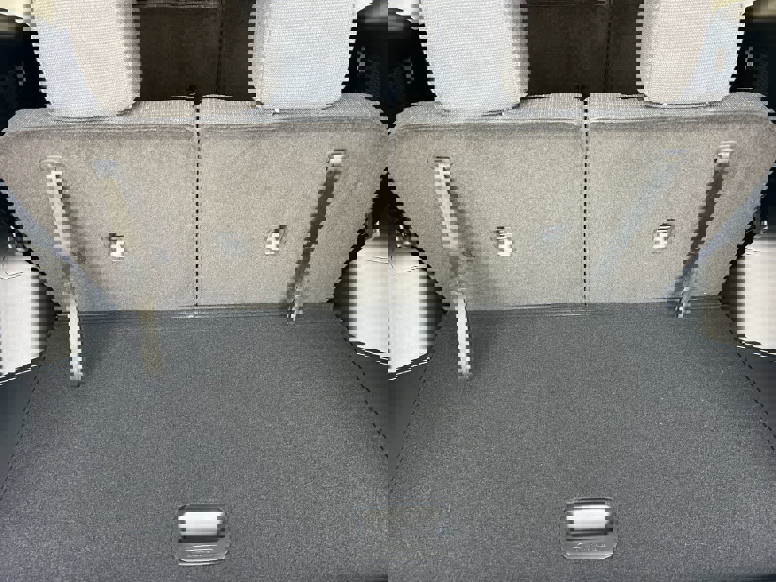 New 2026 Hyundai Ioniq 9 SE w/ Tow & Go Package image 16