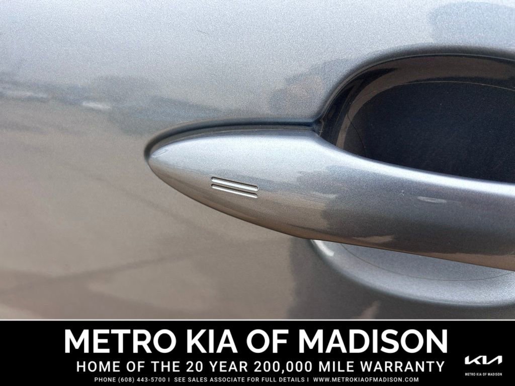 Used 2023 Toyota Corolla Cross XLE image 10