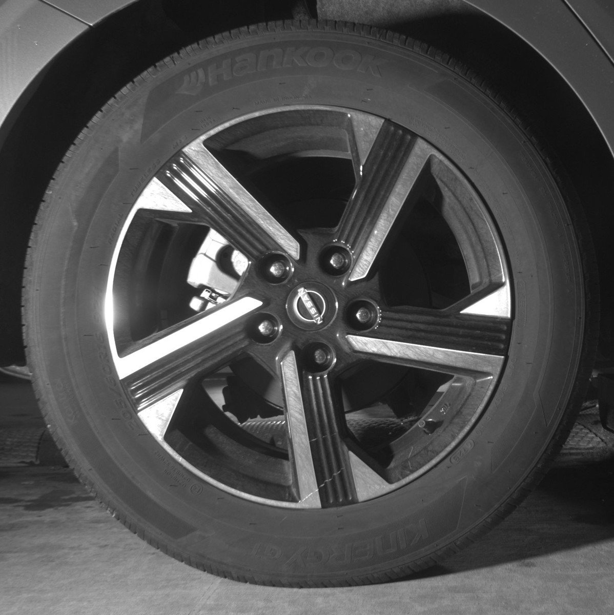 Used 2025 Nissan Sentra SV FWD image 15