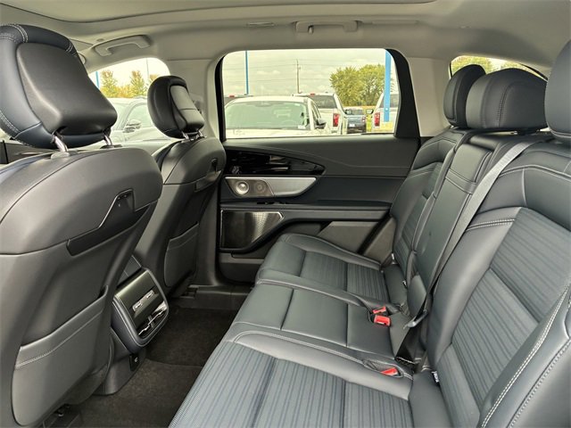 New 2025 Lincoln Nautilus Reserve image 14