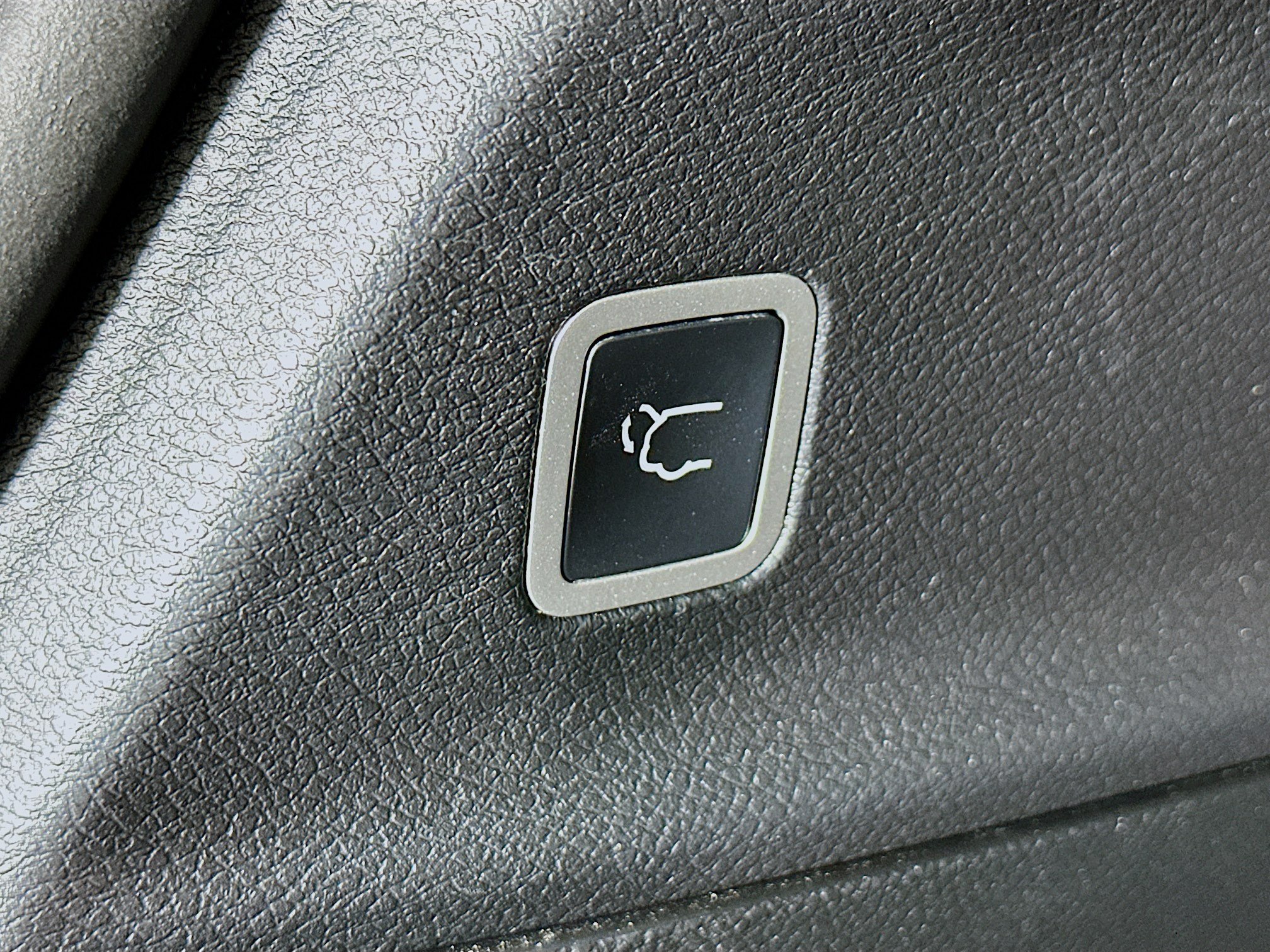 Used 2022 Chrysler Pacifica Limited w/ Uconnect Theater Family Group FWD image 31