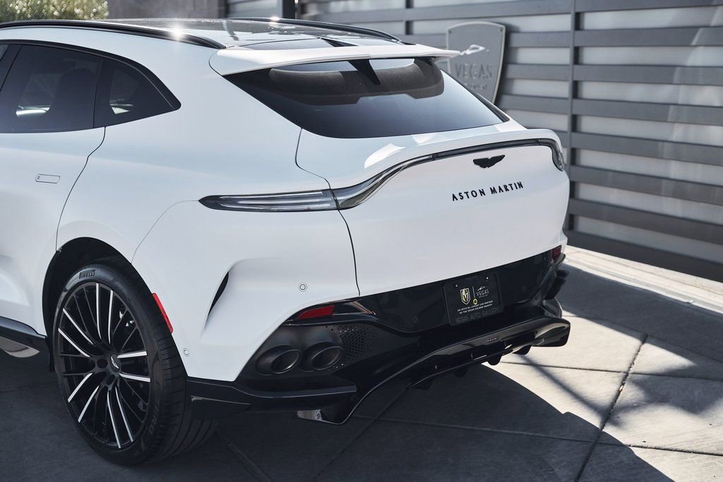 Used 2025 Aston Martin DBX 707 image 11