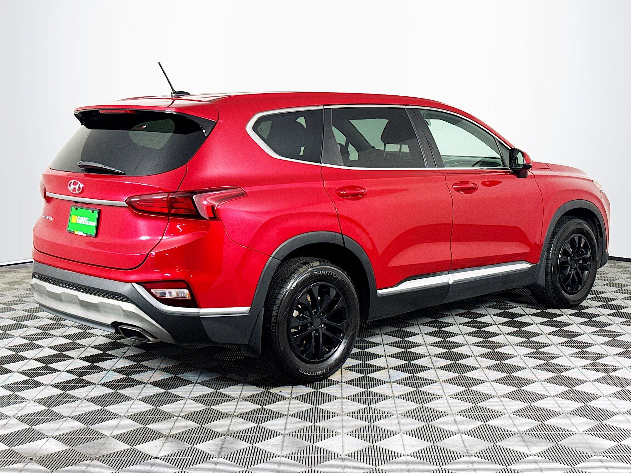 Used 2020 Hyundai Santa Fe SE image 10