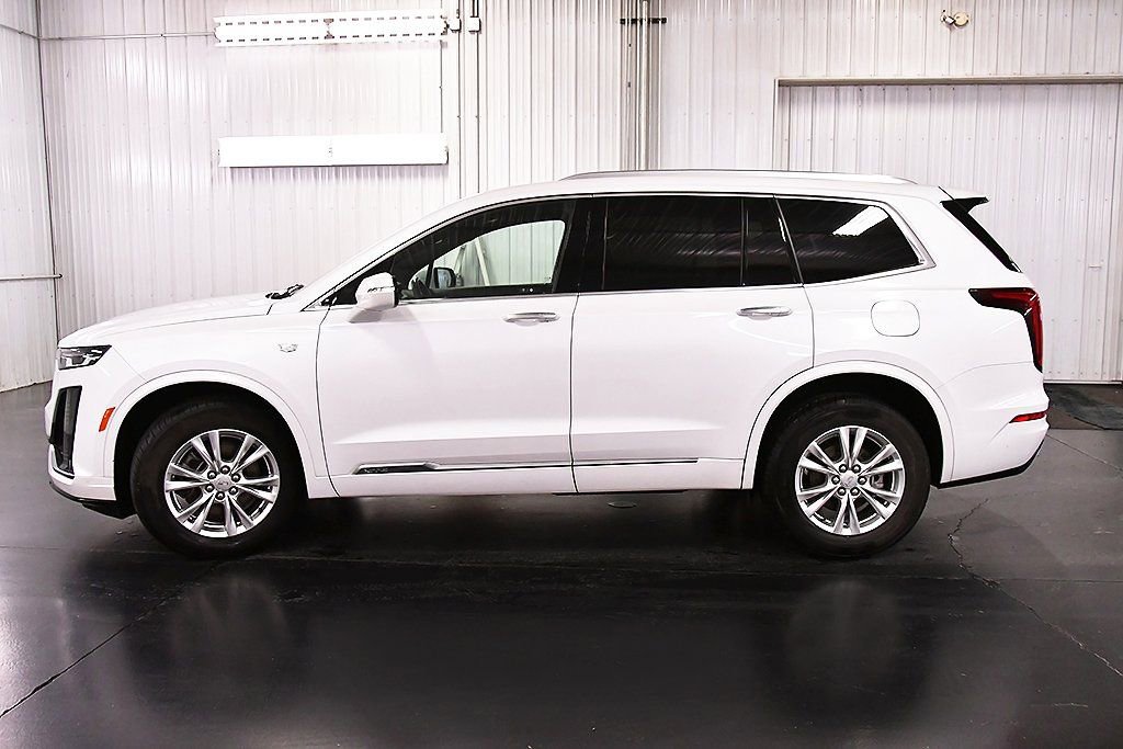 Used 2024 Cadillac XT6 Luxury w/ LPO, Floor Liner Package image 4