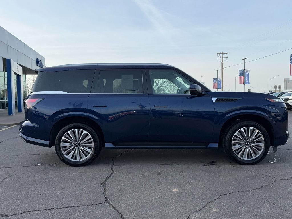 Used 2025 INFINITI QX80 Sensory AWD/4WD image 9