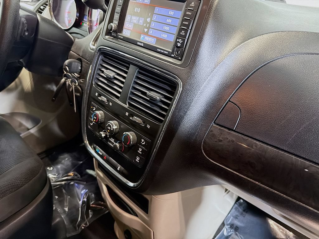Used 2019 Dodge Grand Caravan SE w/ UConnect Hands-Free Group FWD image 26