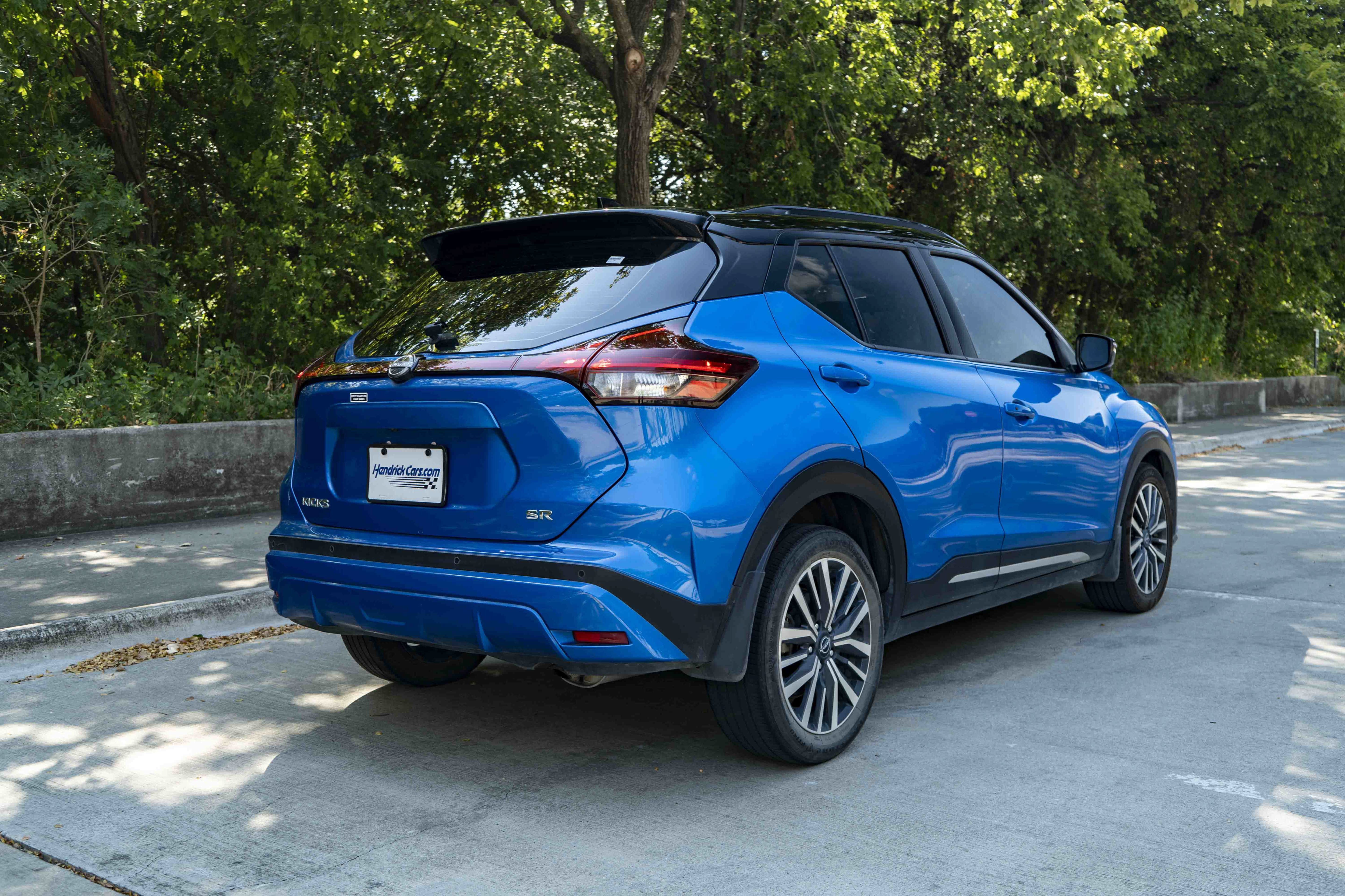Used 2023 Nissan Kicks SR FWD image 9