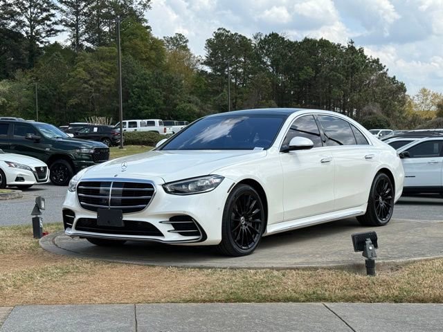 Used 2022 Mercedes-Benz S 580 4MATIC Sedan w/ AMG Line Package image 3
